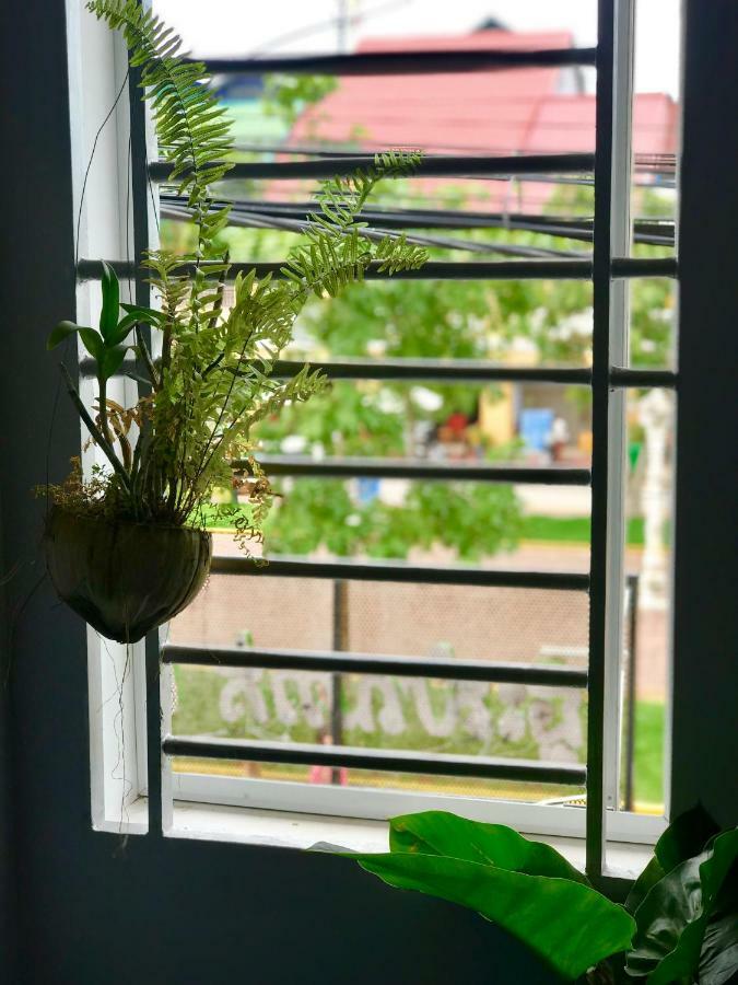 Maison Rivera Guest House Kampot Exterior photo